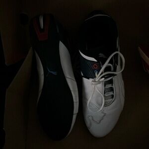 Men’s athletic shoes